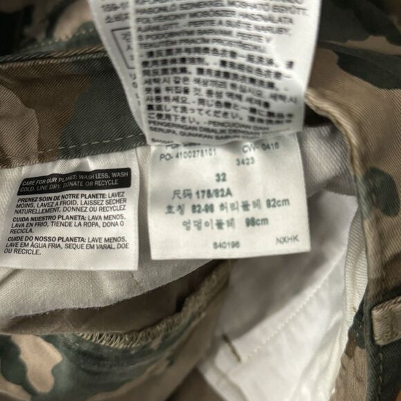 Levis Shorts Mens 32 Tan Green Camo Casual Cargo Rugged Constructed Utility - Picture 7 of 9